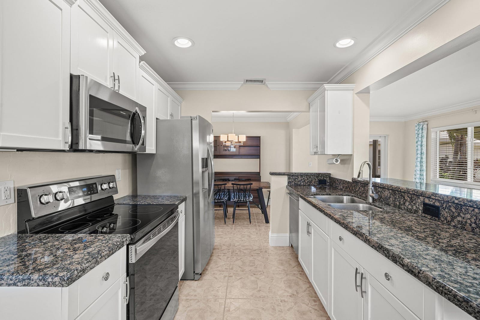 2105 SW 14th Place — photo 8