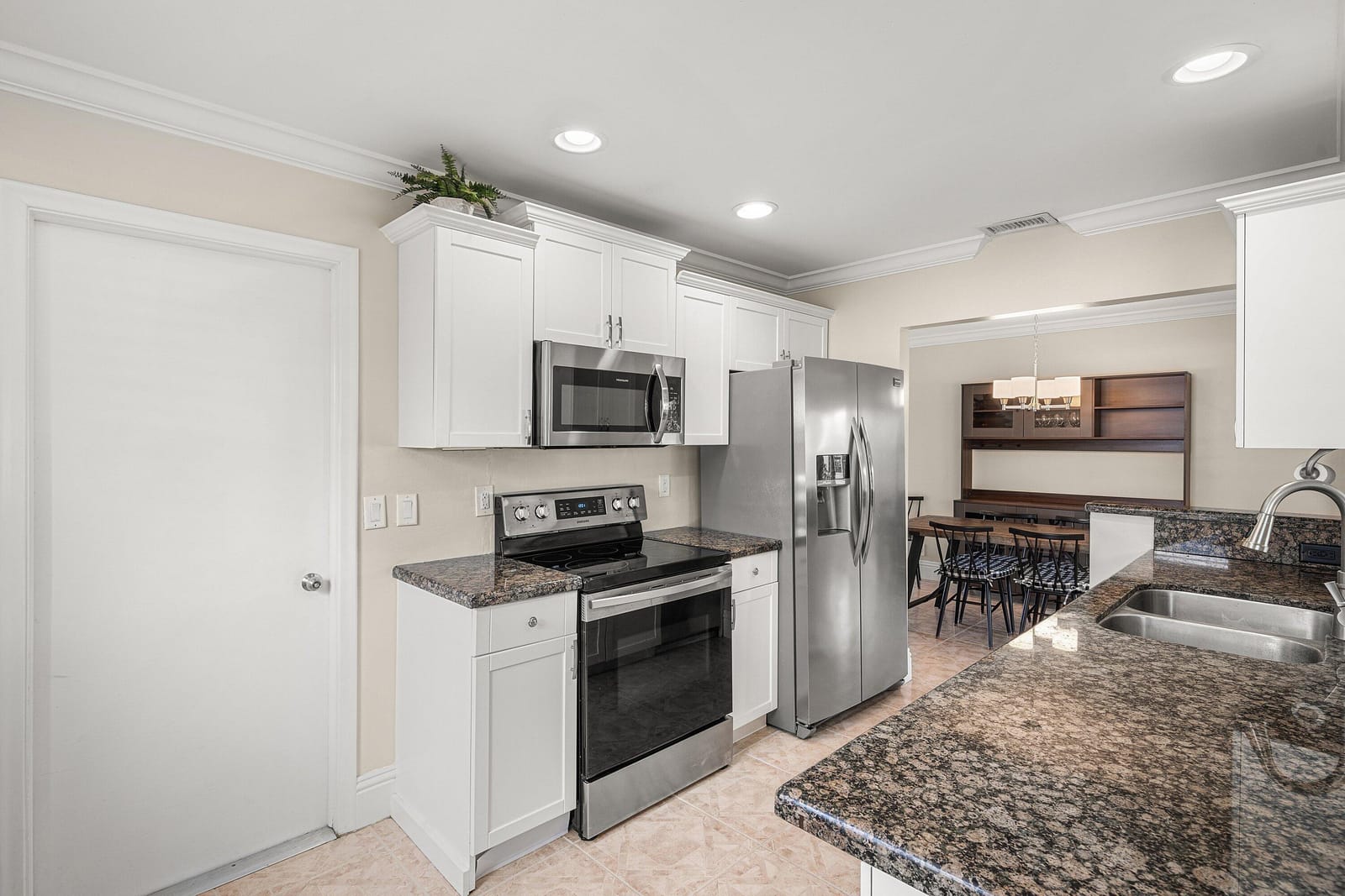 2105 SW 14th Place — photo 10