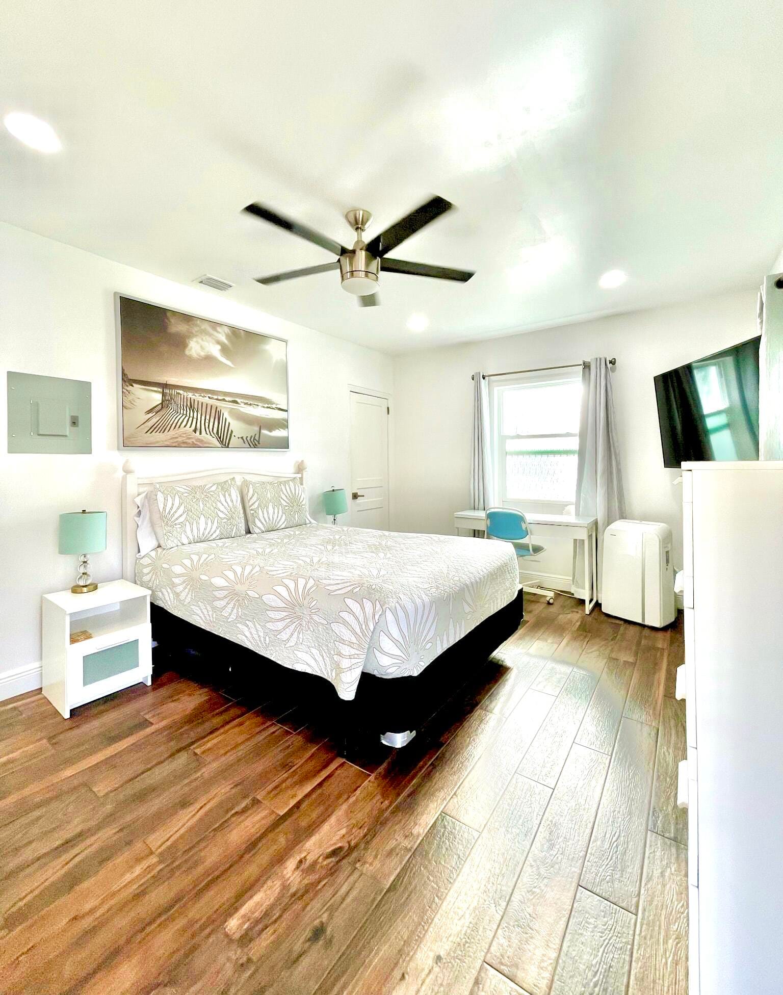 626 NE 17th Way — photo 3