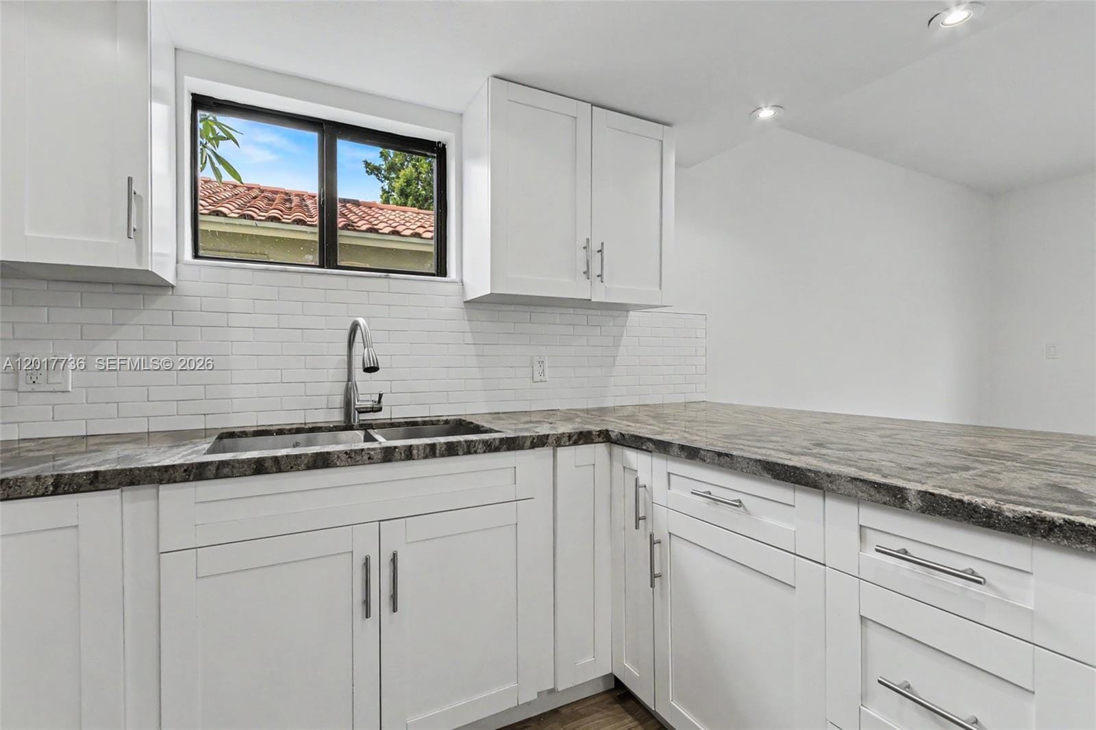 122 SW 56th Avenue — photo 12