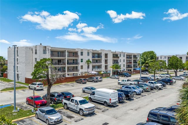 5775 W 20th Avenue 404, Hialeah, FL 33012