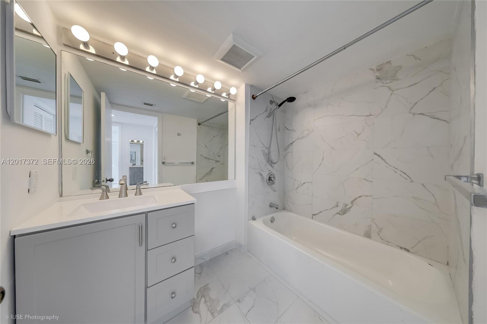 400 S Pointe Drive 1801, Miami Beach, FL 33139 photo 8