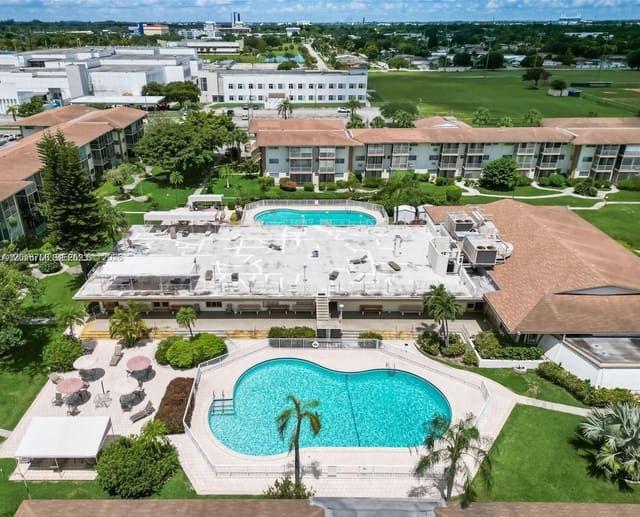 17090 NE 14th Avenue 312, Mar Len Gardens No 4 Corp, North Miami Beach, FL