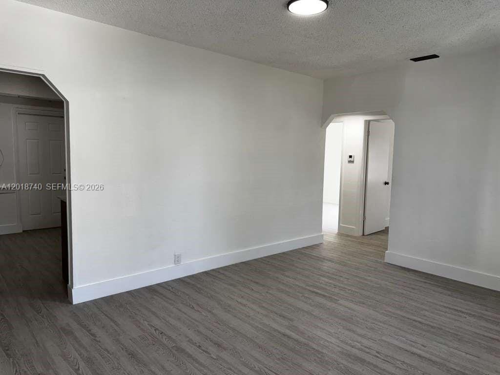 33 Allen Road — photo 4