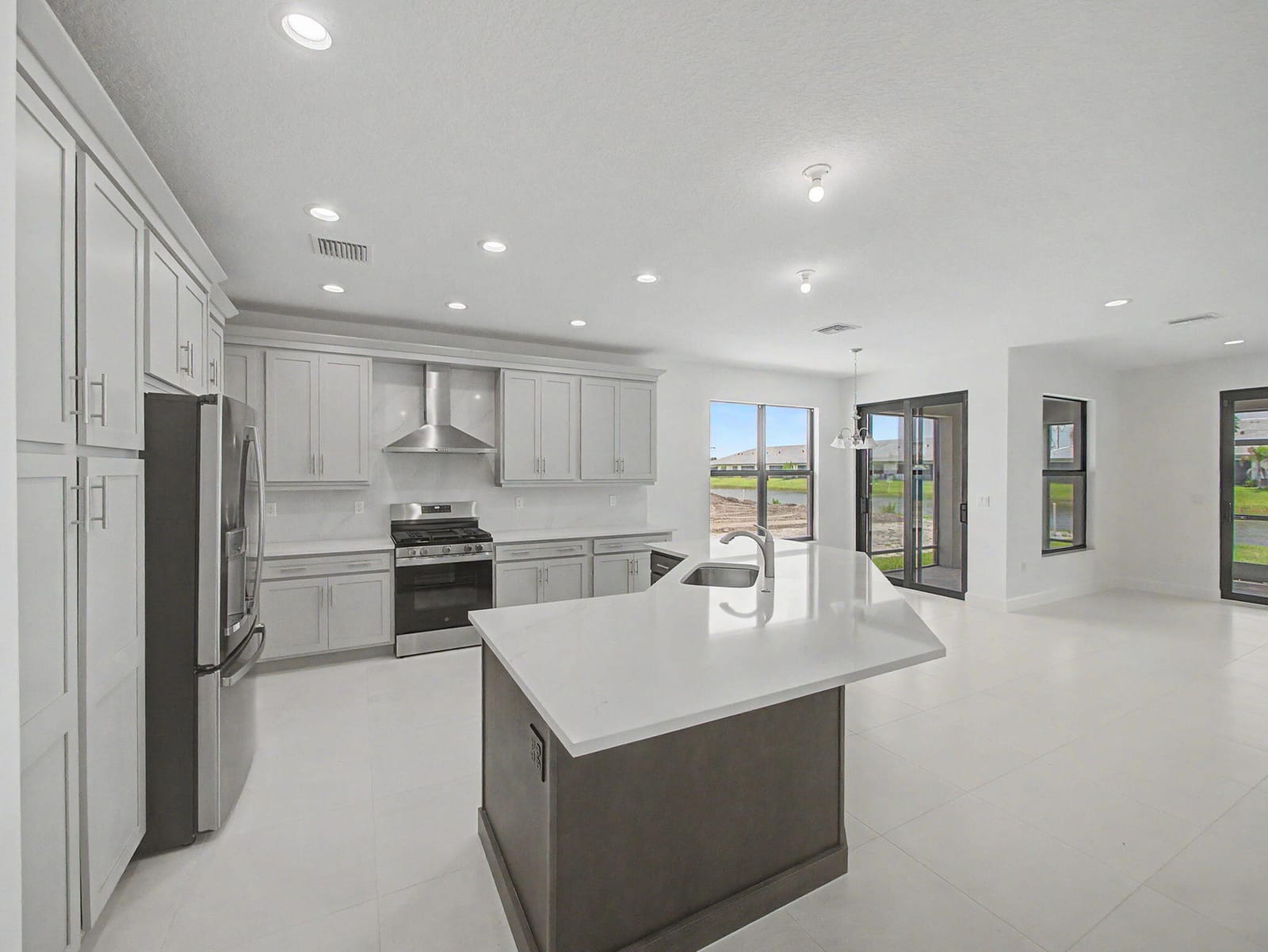 12516 SW Compass Point Drive, Port St. Lucie, FL 34987 photo 8