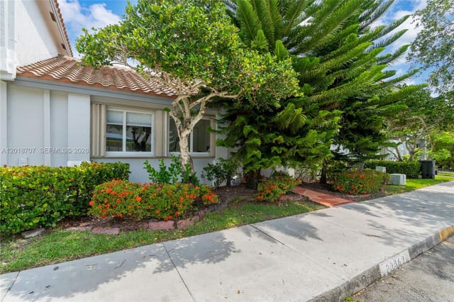 20869 NW 4th Street, Pembroke Pines, FL 33029