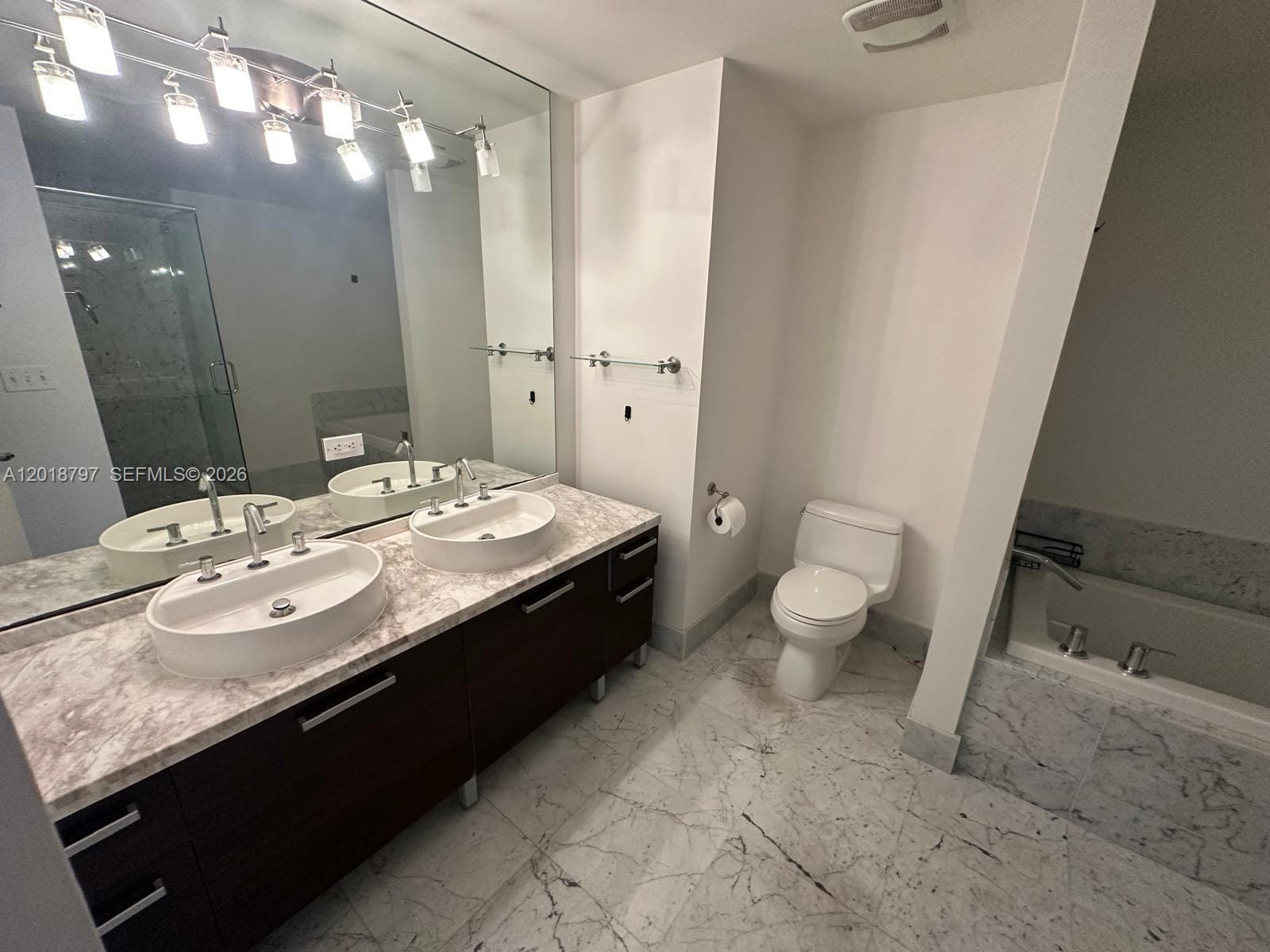244 Biscayne Boulevard 1910, Miami, FL 33132 photo 12