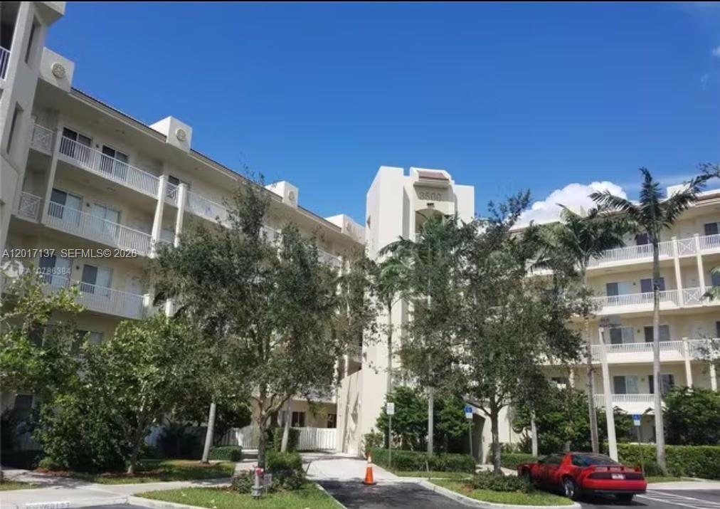 3500 Oaks Clubhouse Drive 211, Pompano Beach, FL 33069, Pompano Beach