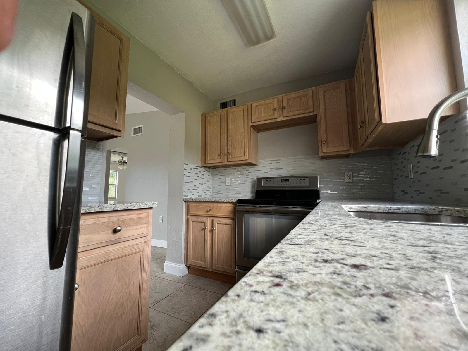 1883 Breezy Lane — photo 3