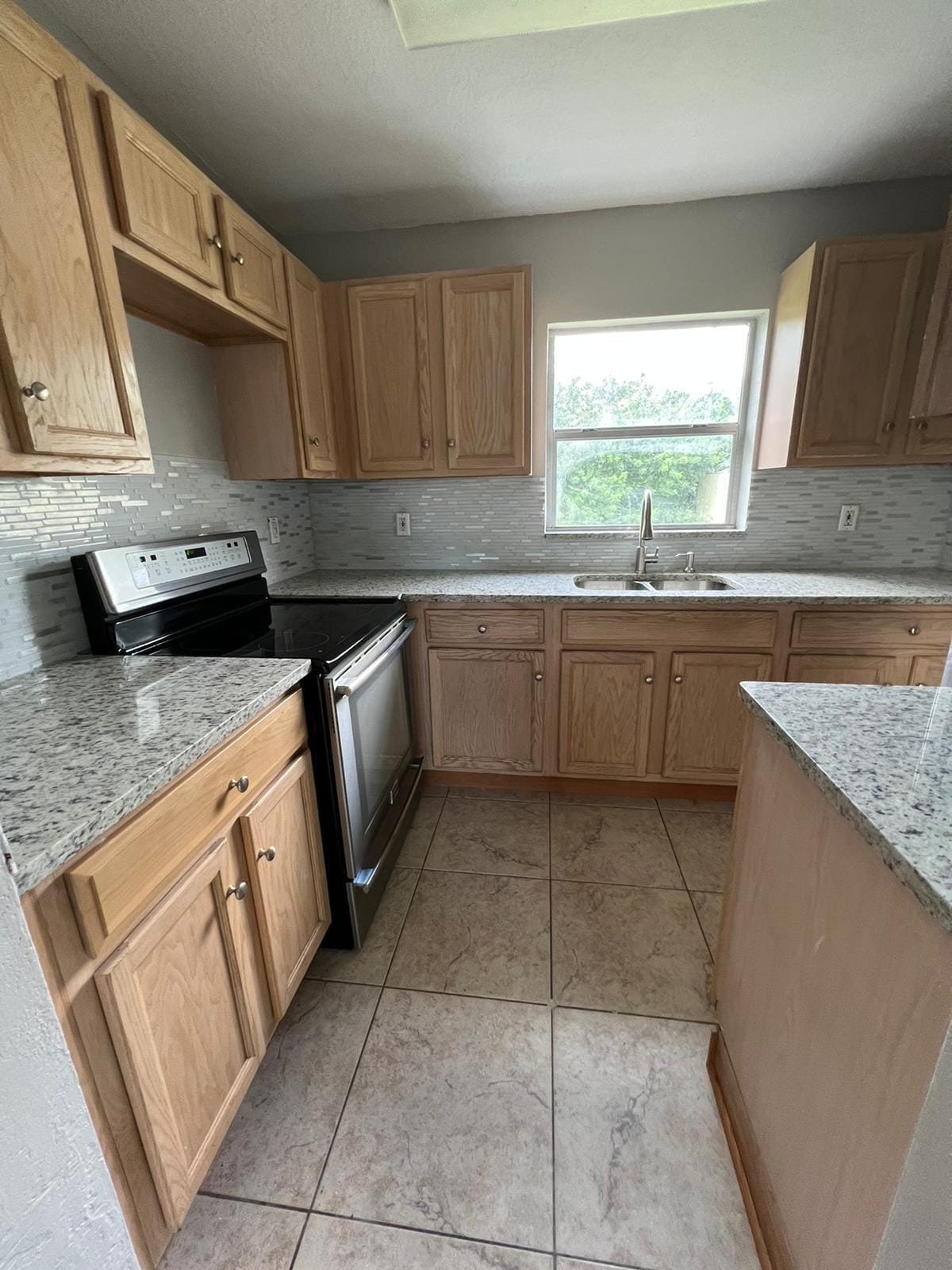 1883 Breezy Lane — photo 4