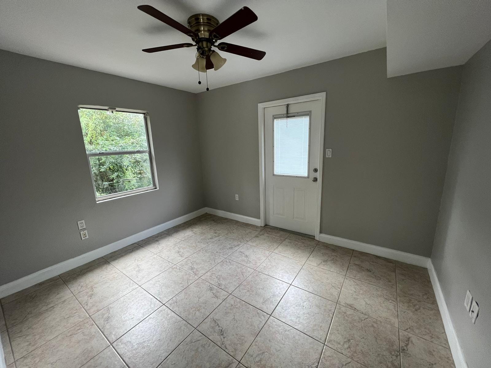 1883 Breezy Lane — photo 10