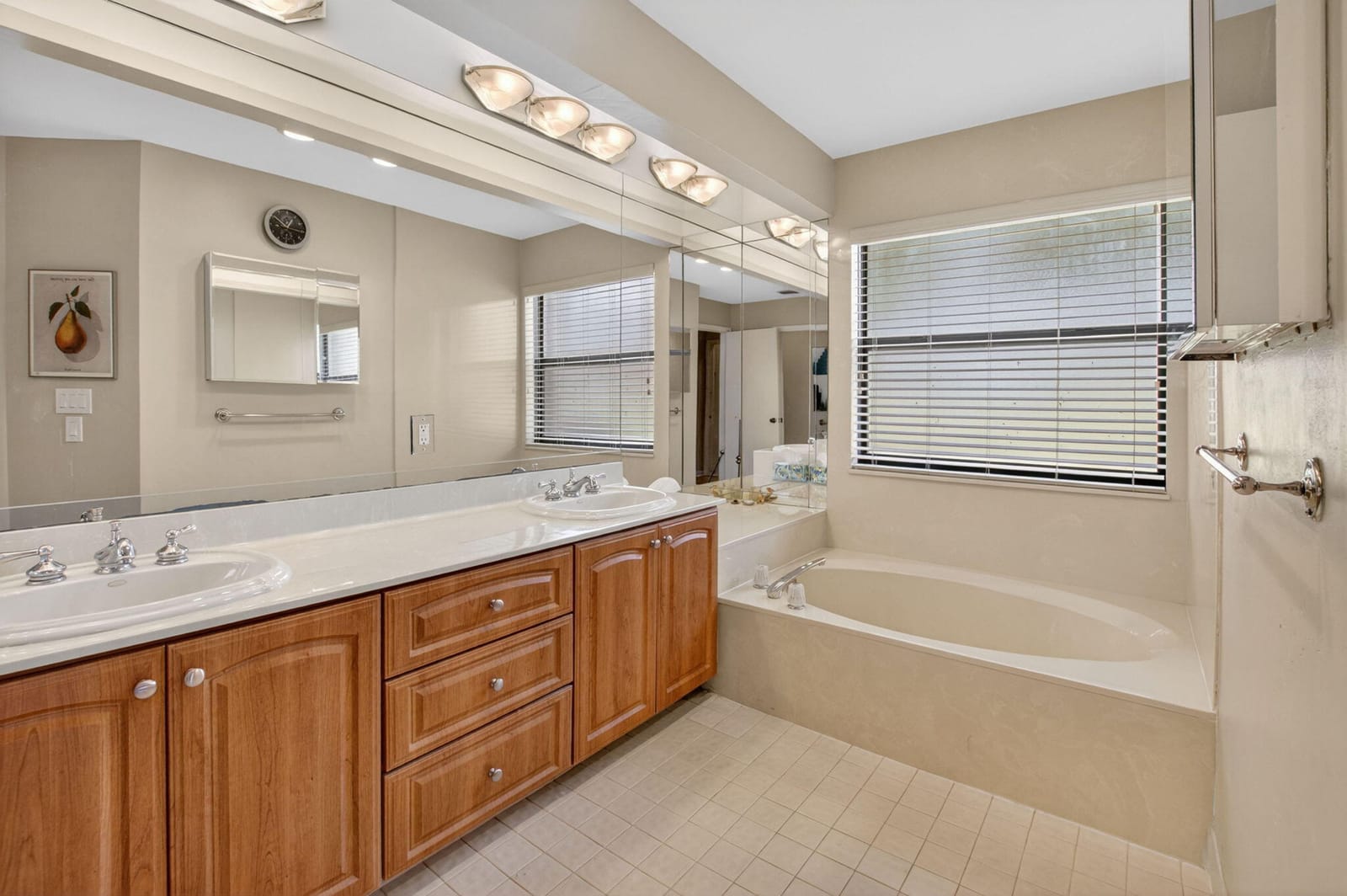 5242 Fairway Woods Drive 3611 — photo 4