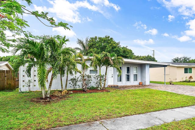 11674 Balsam Drive, sold in Palm Beach Colony Secs 1 And 2, Royal Palm Beach, FL