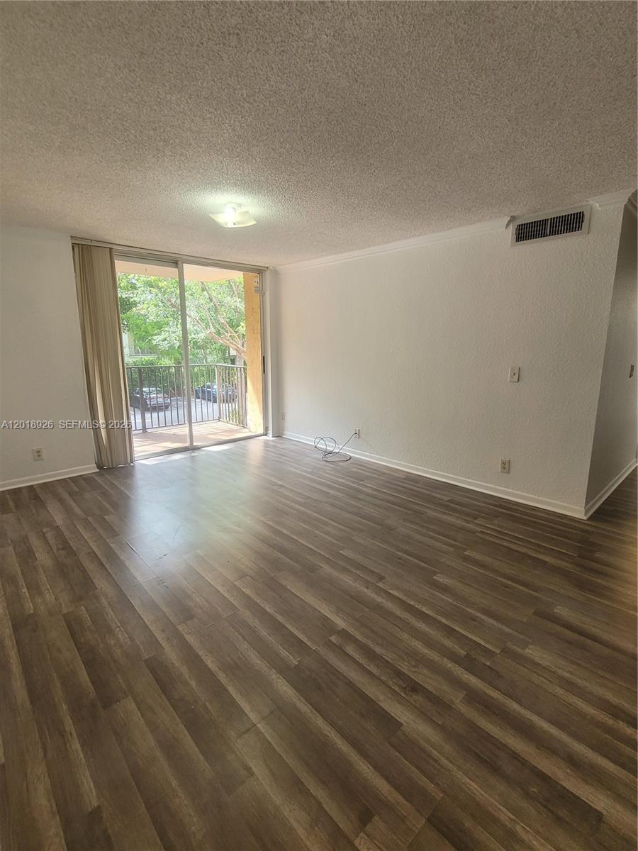 10773 Cleary Boulevard 203, Plantation, FL 33324, Plantation