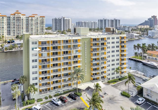2900 NE 30th Street A9, sold in Lauderdale Tower, Fort Lauderdale, FL