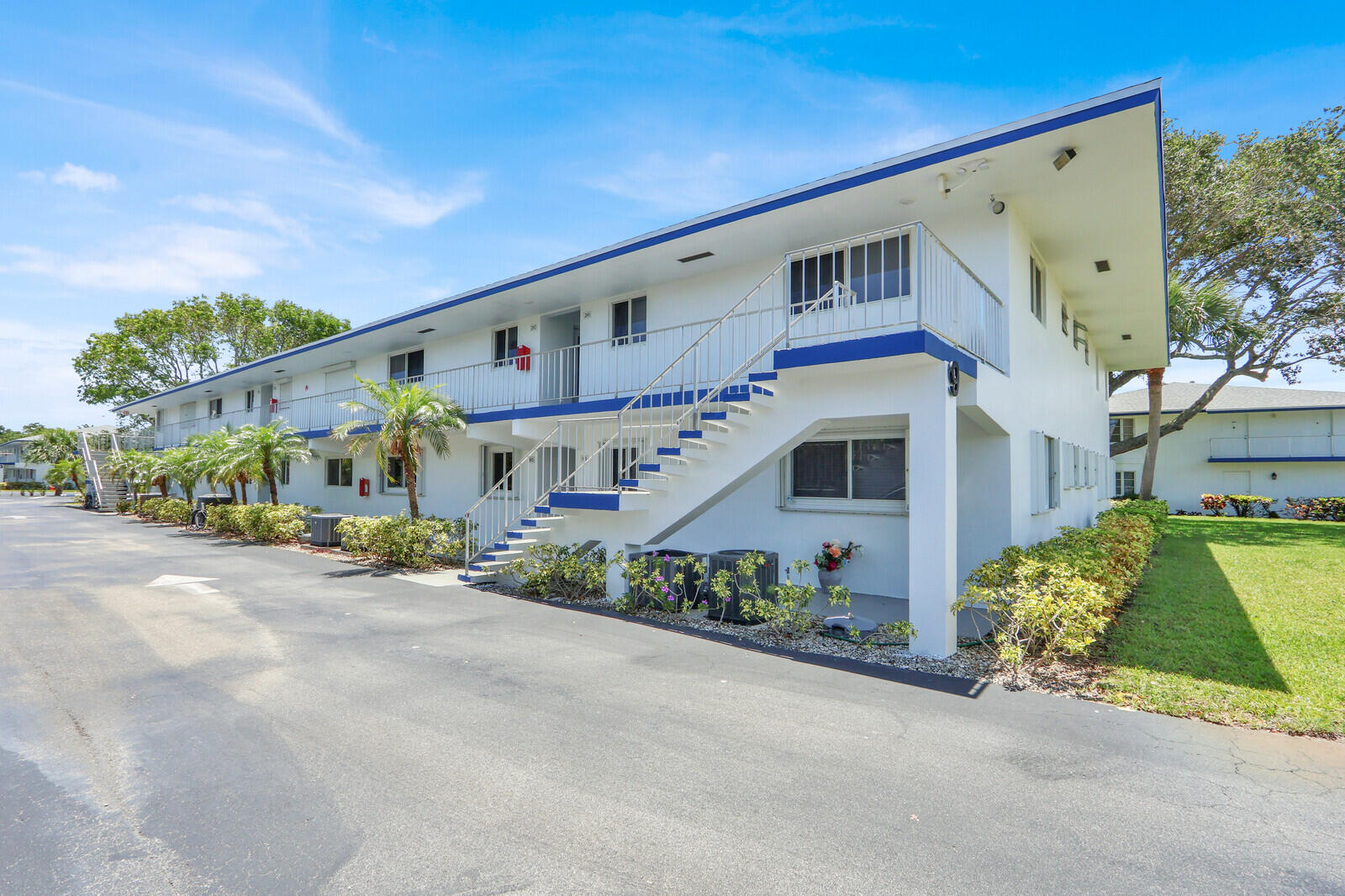 9 Westwood Avenue 102b, Tequesta, FL 33469, Tequesta