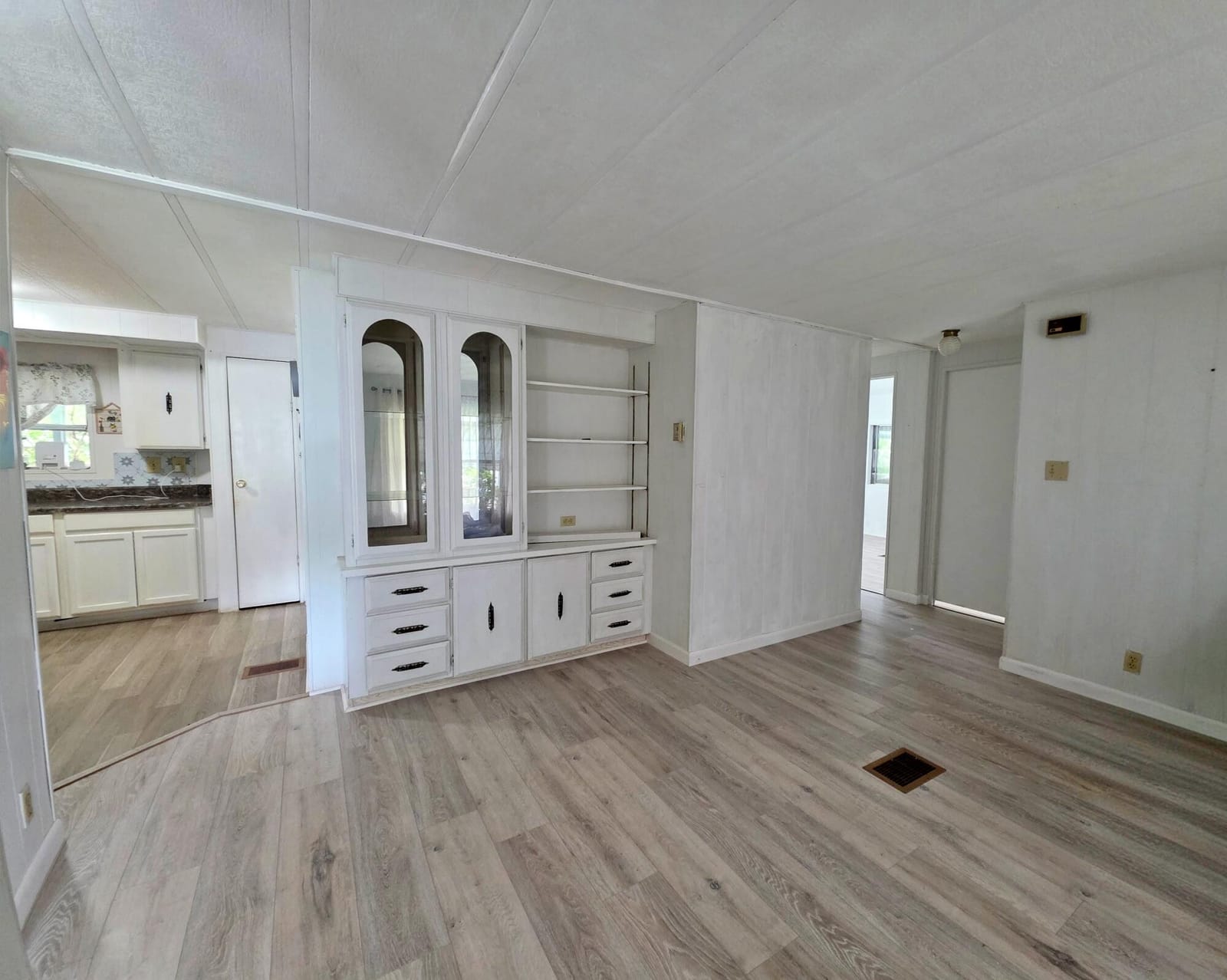 471 NW 135th Way — photo 4