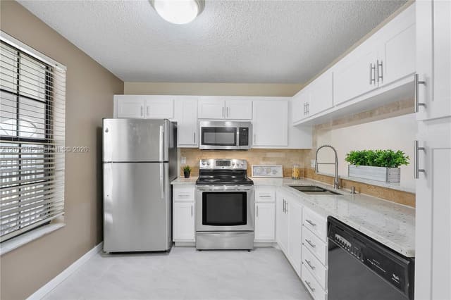 2382 NW 89th Drive 2382, Coral Springs, FL 33065