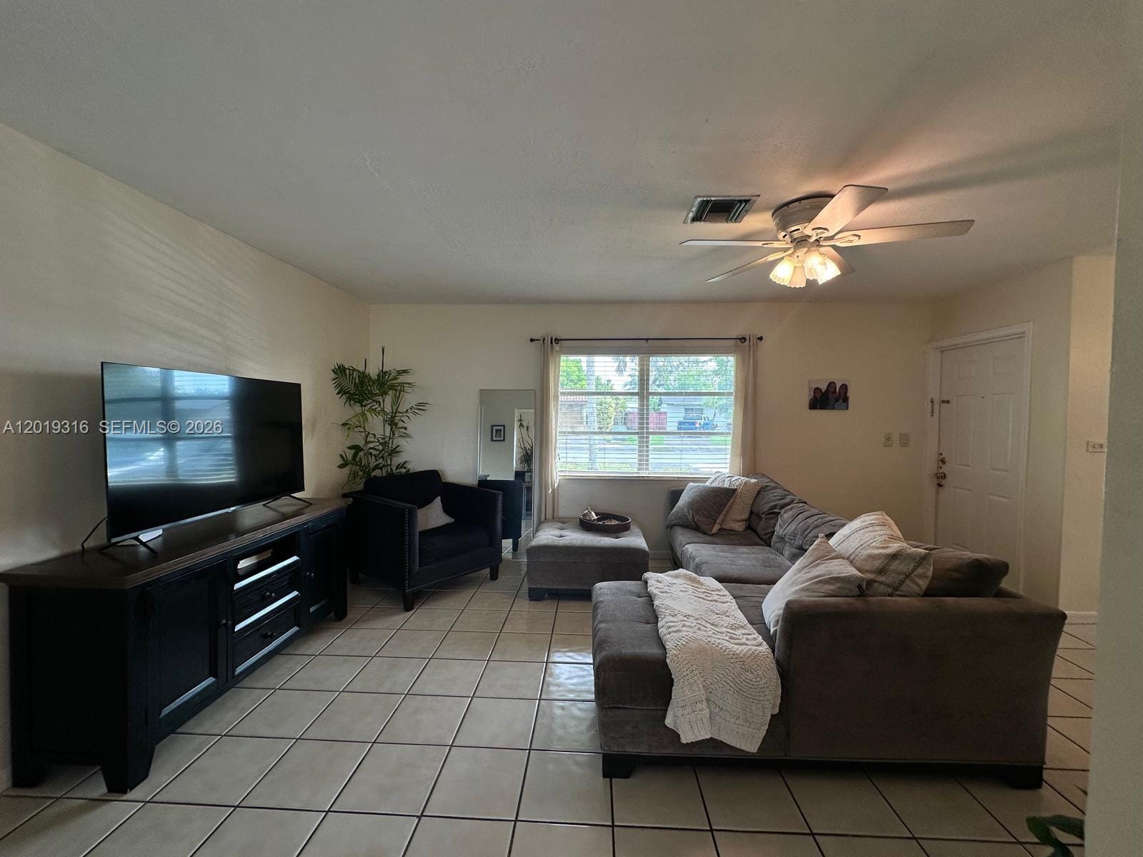 3245 Village Green Drive, Miami, FL 33175 photo 12