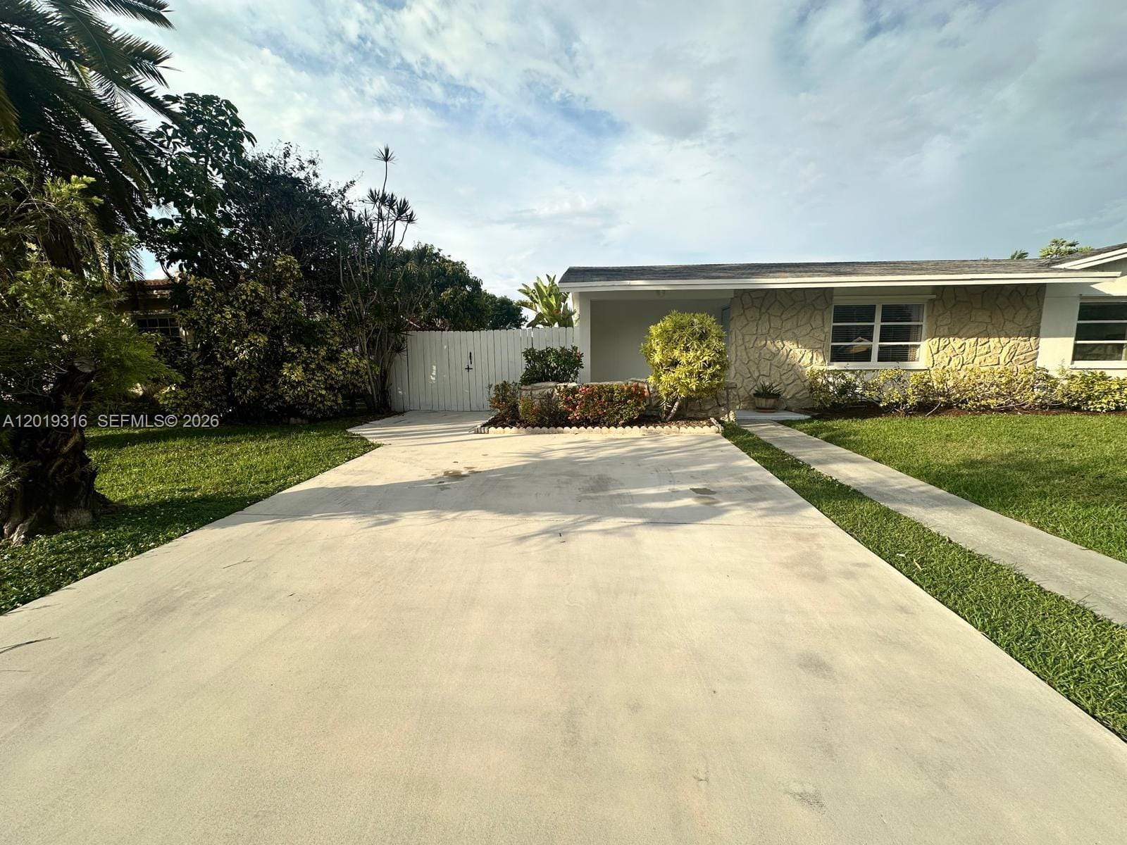 3245 Village Green Drive, Miami, FL 33175 photo 3