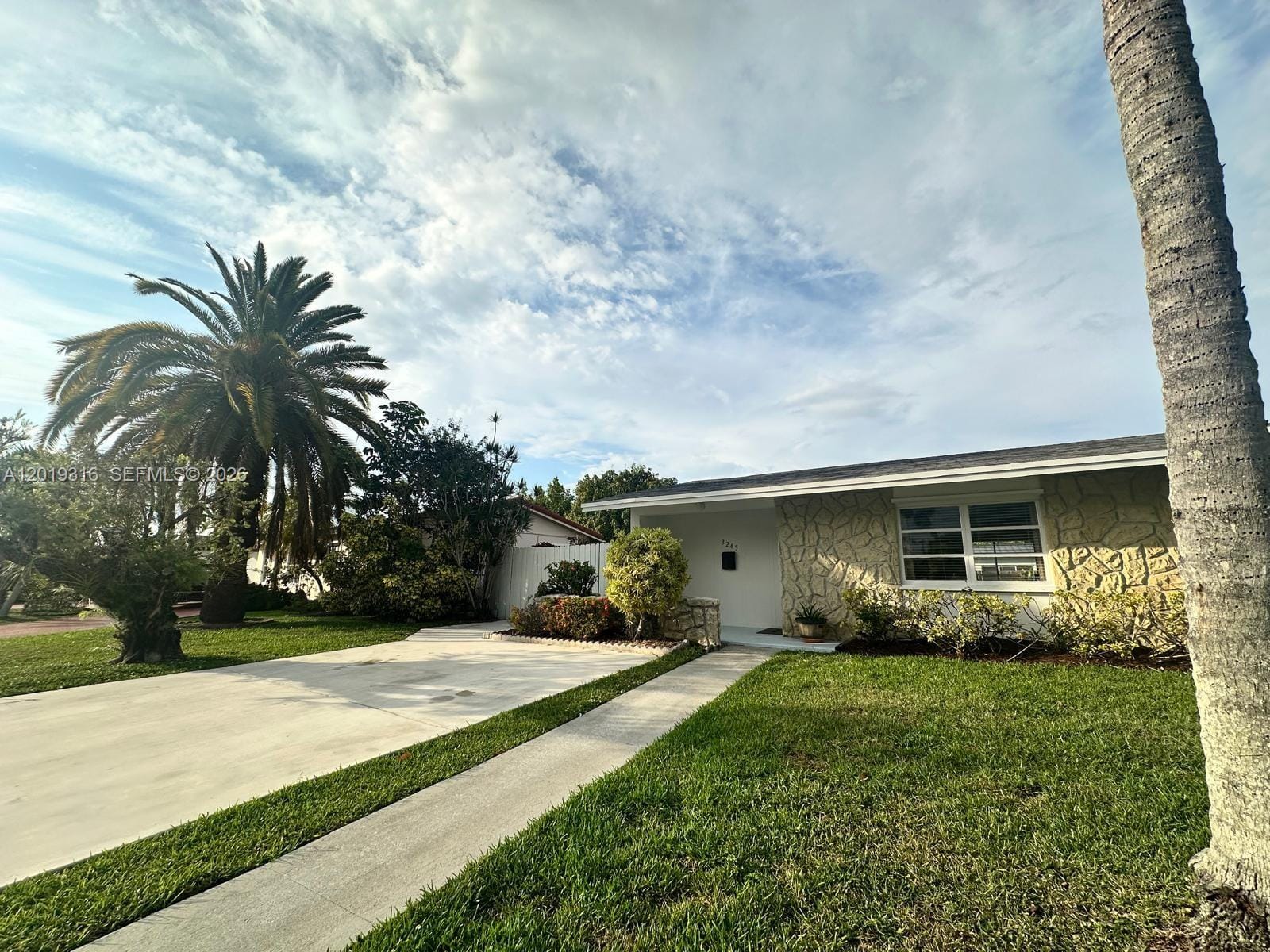 3245 Village Green Drive, Miami, FL 33175 photo 5