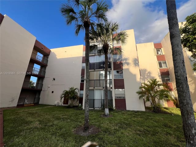 9431 SW 4th Street 207, Miami, FL 33174