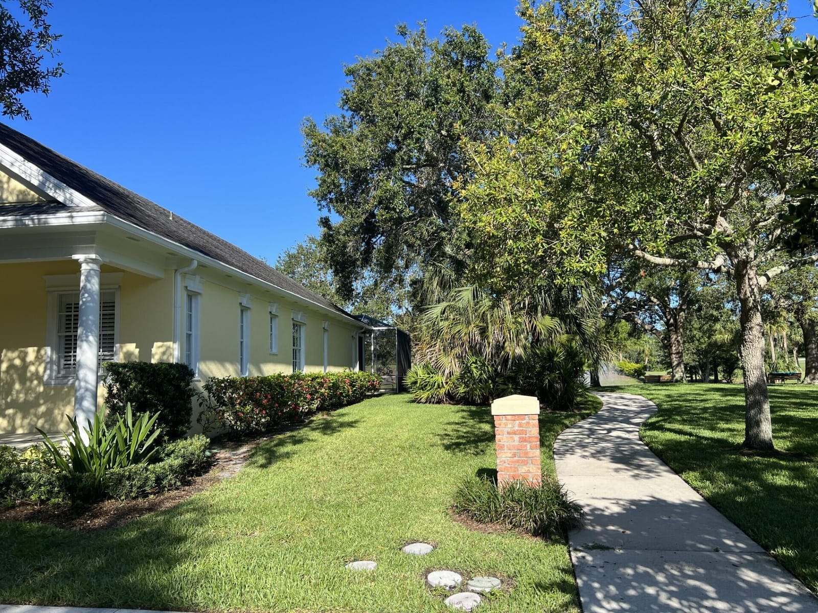180 Barbados Drive — photo 2