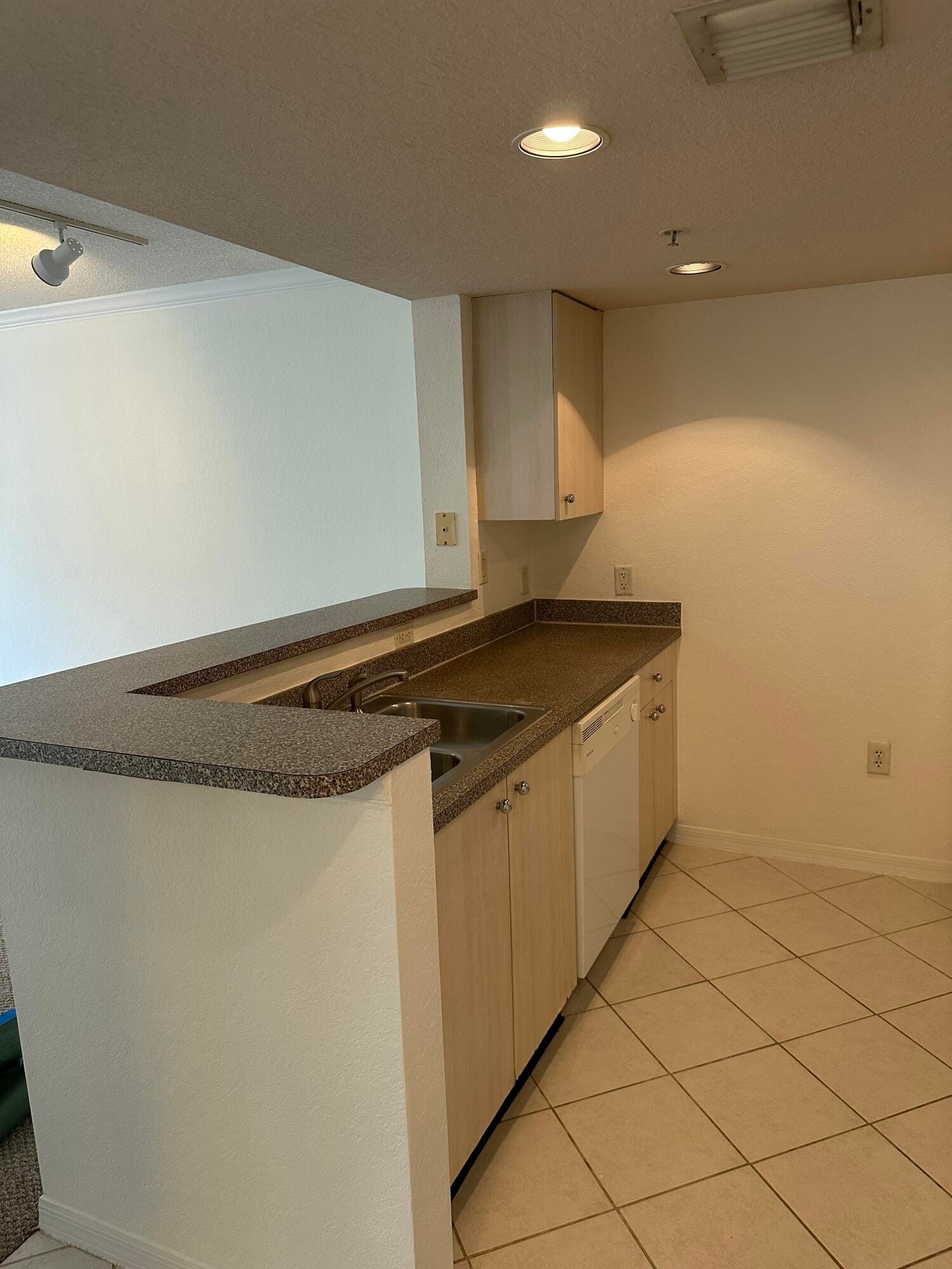 1801 N Flagler Drive 212 — photo 3