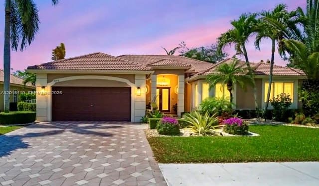 8146 N Savannah Circle, sold in Rolling Hills Golf & Tenn, Davie, FL