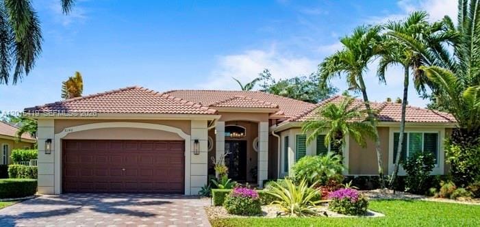 8146 N Savannah Circle, Davie, FL 33328 photo 2