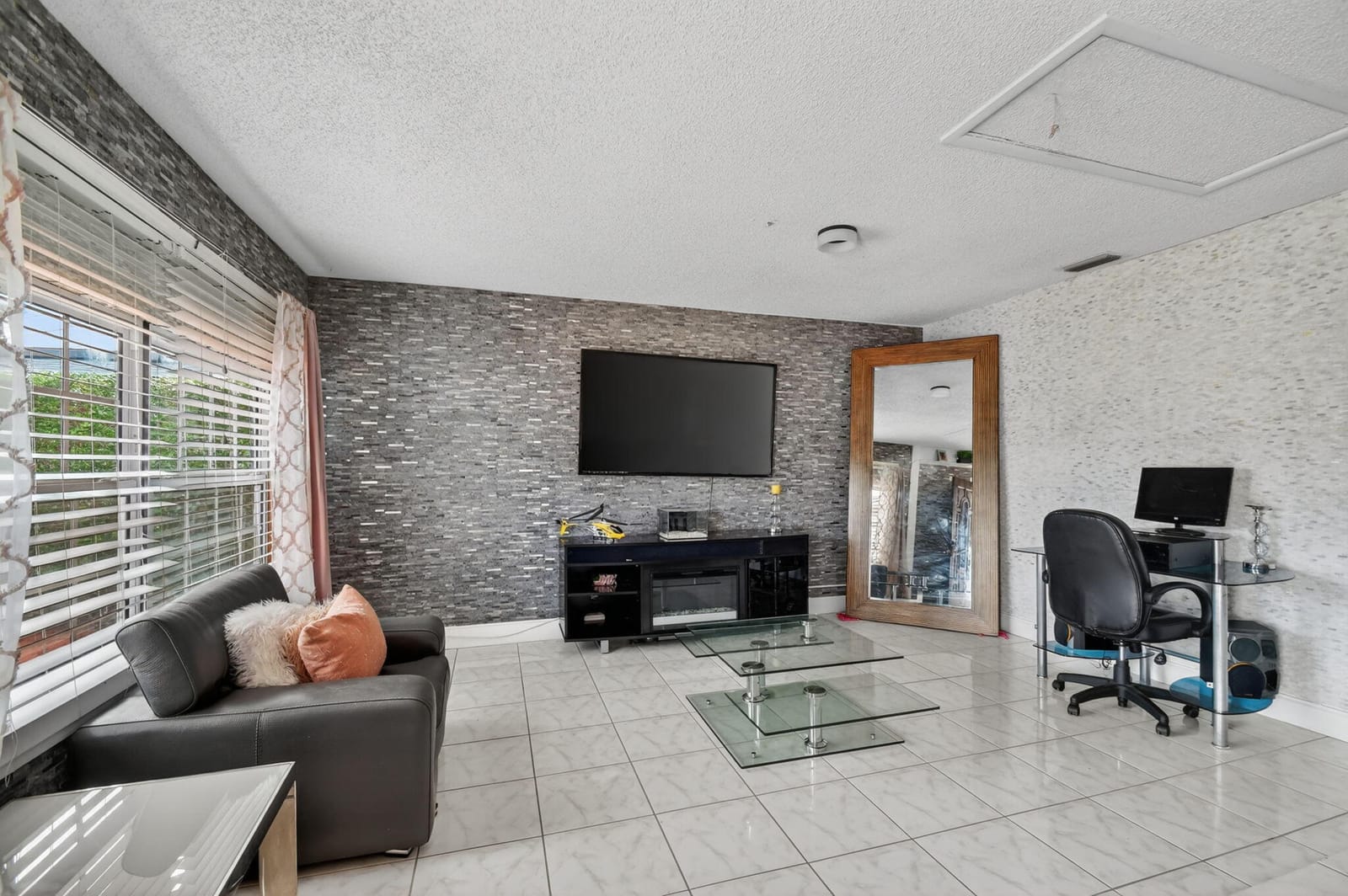 4033 Kent Avenue — photo 12