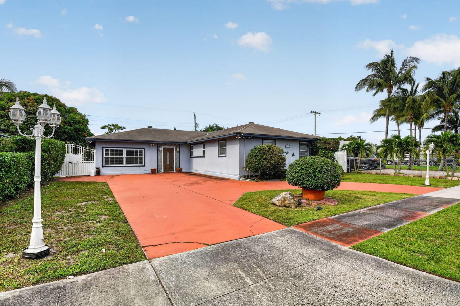 4033 Kent Avenue — photo 3