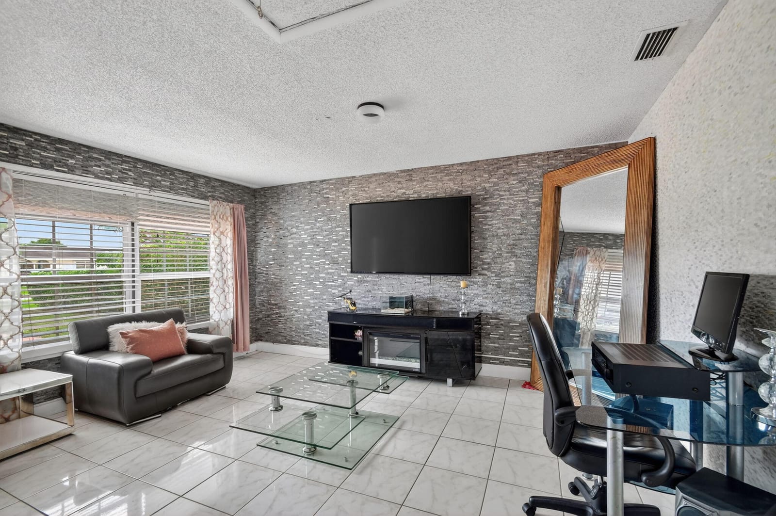 4033 Kent Avenue — photo 9