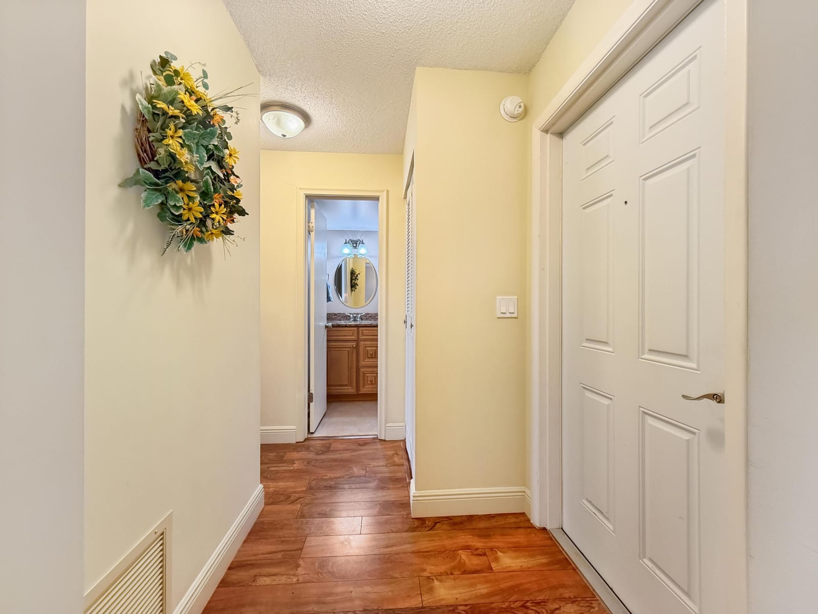 8 Colonial Club Drive 303 — photo 4