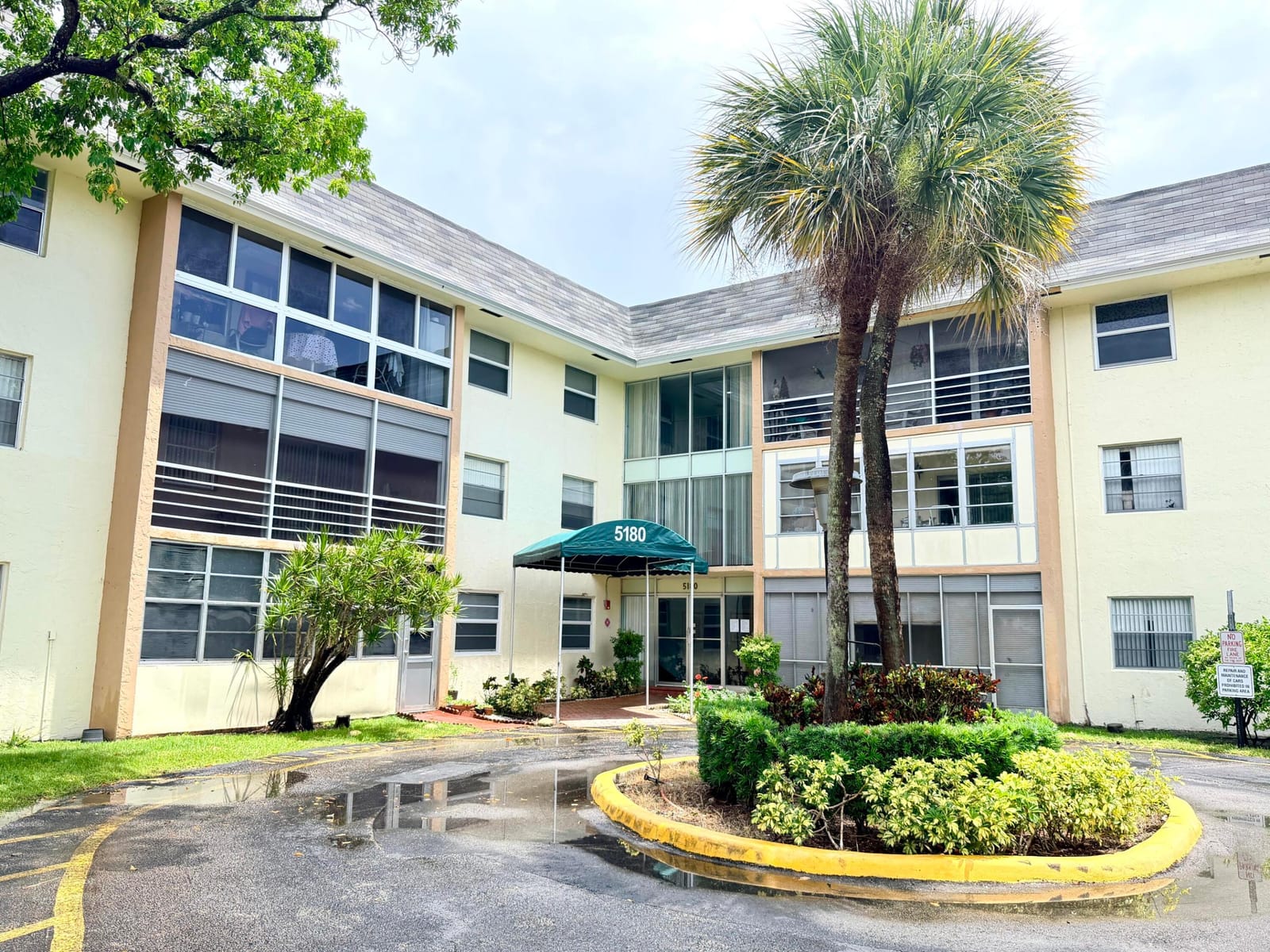 5180 E Sabal Palm Boulevard 228 — photo 1