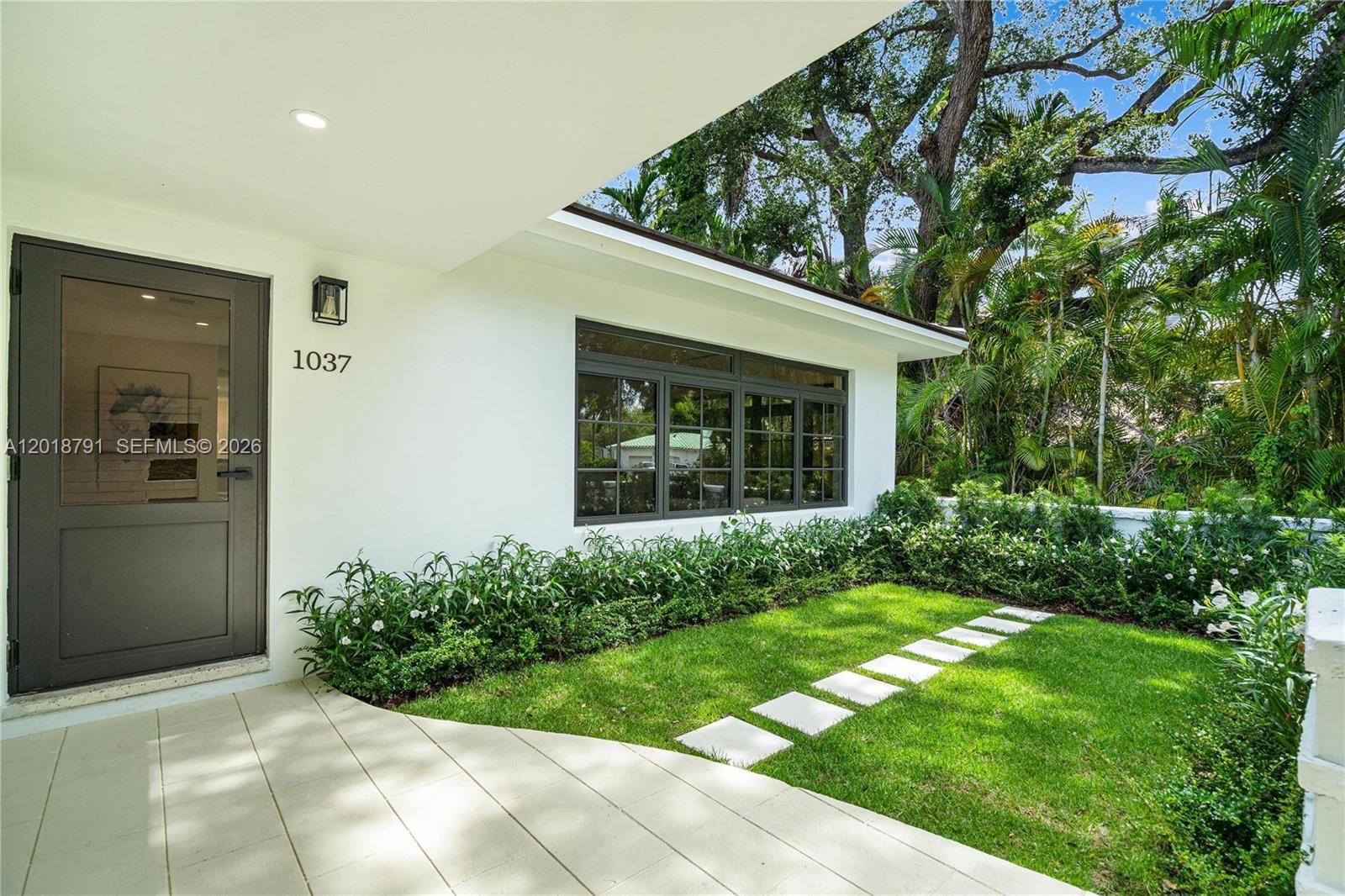1037 Sevilla Avenue, Coral Gables, FL 33134 photo 2