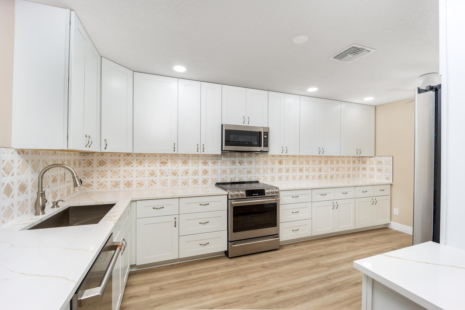 1600 SE Saint Lucie Boulevard 205 — photo 7
