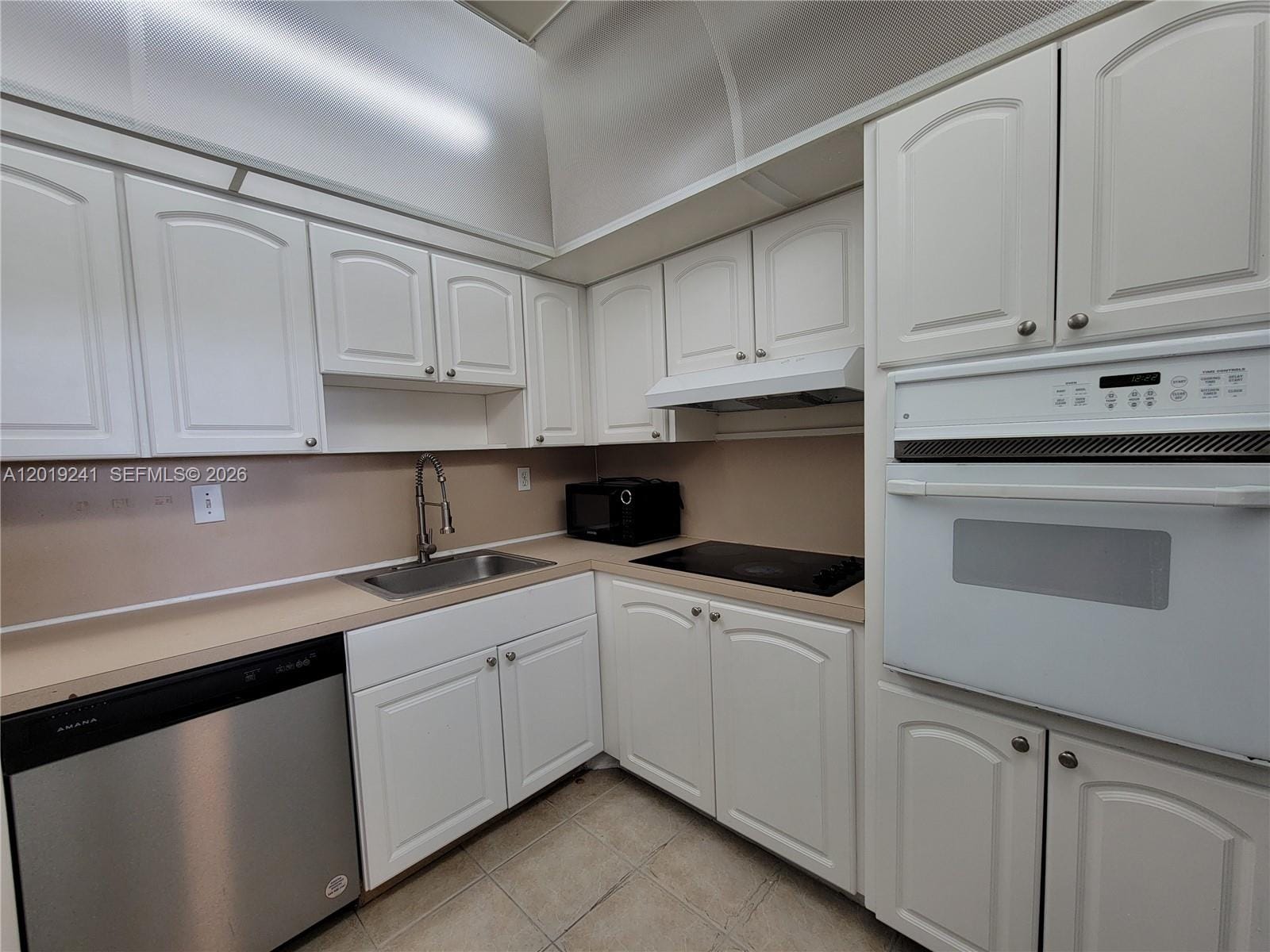 19380 Collins Avenue 418 — photo 12