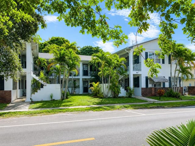 707 S 19th Avenue 7, Hollywood, FL 33020