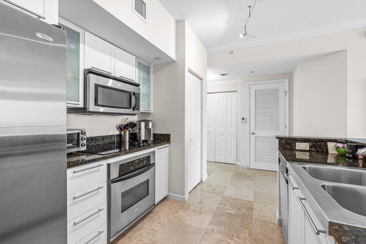 235 NE 1st Street 504 — photo 7