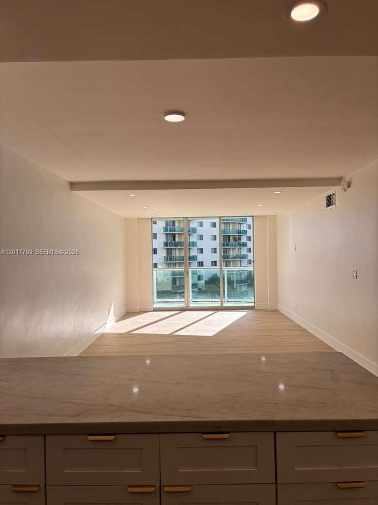 19390 Collins Avenue 520 — photo 2