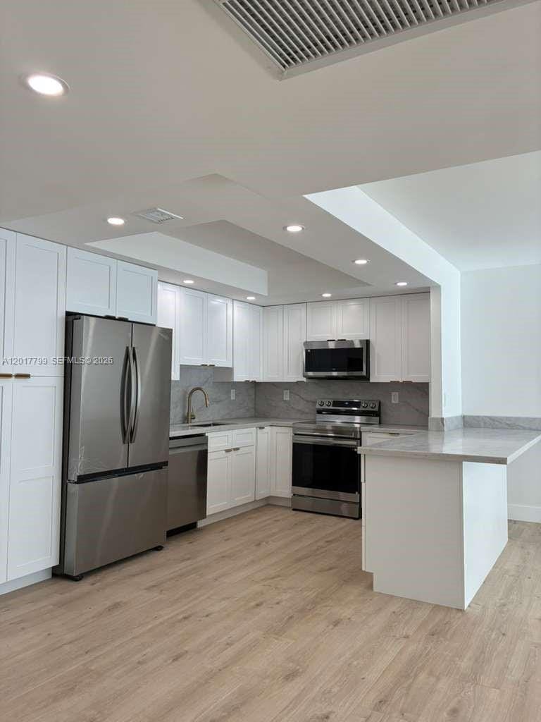 19390 Collins Avenue 520 — photo 3