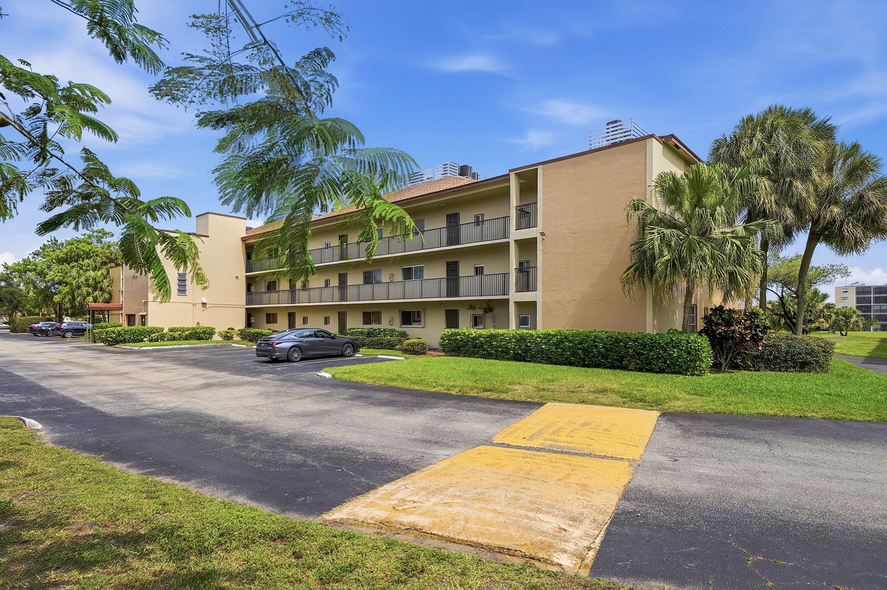 7900 NW 50th Street 204, Lauderhill, FL 33351, Lauderhill