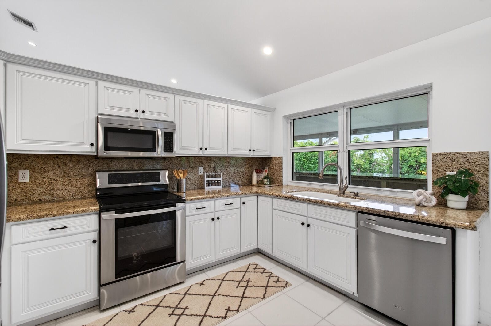 1615 Satin Leaf Court, Delray Beach, FL 33445 photo 4