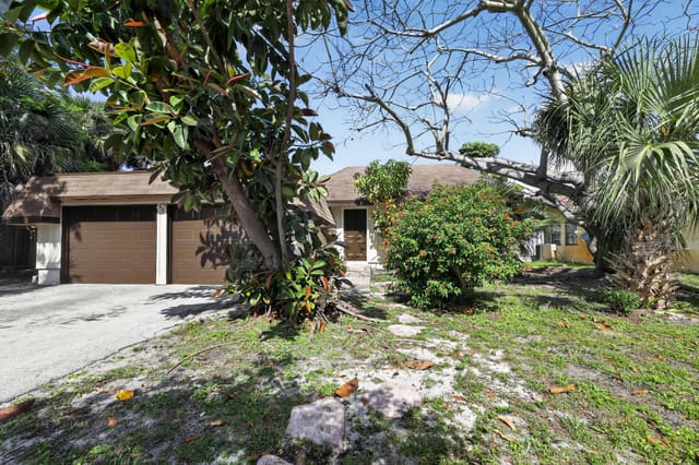 748 Place Chateau, sold in Chatelaine, Delray Beach, FL