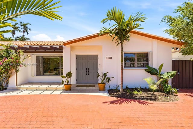 8922 SW 10th Terrace, Miami, FL 33174
