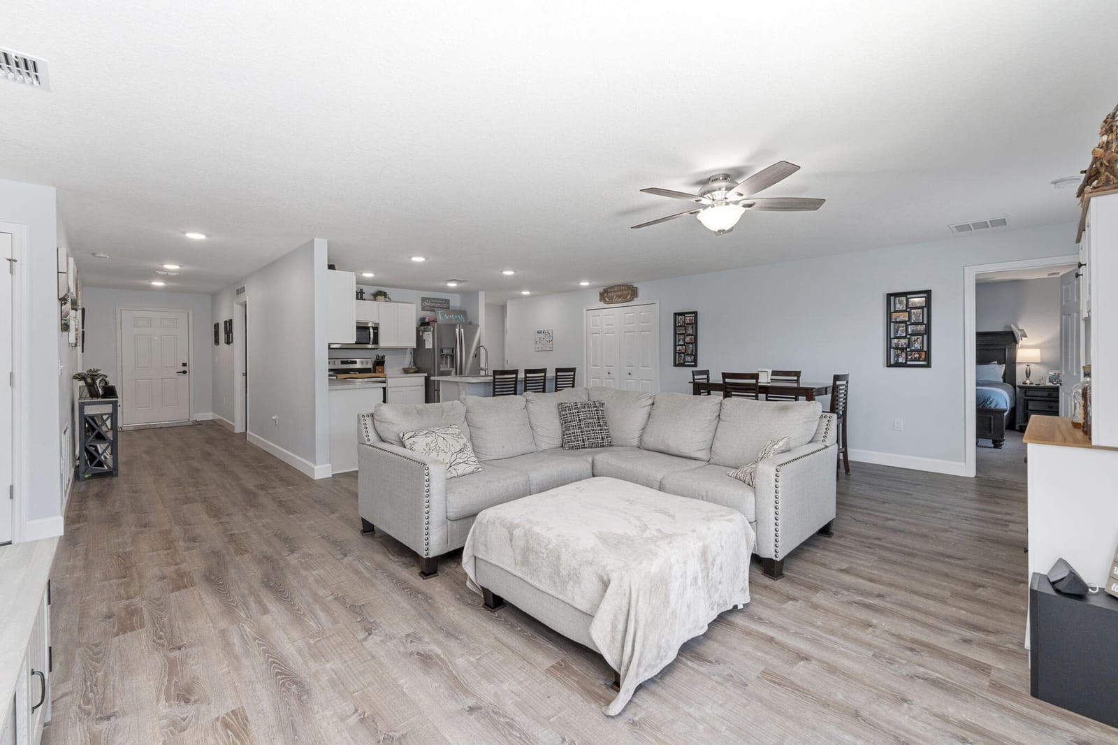 692 SW Hamberland Avenue — photo 11
