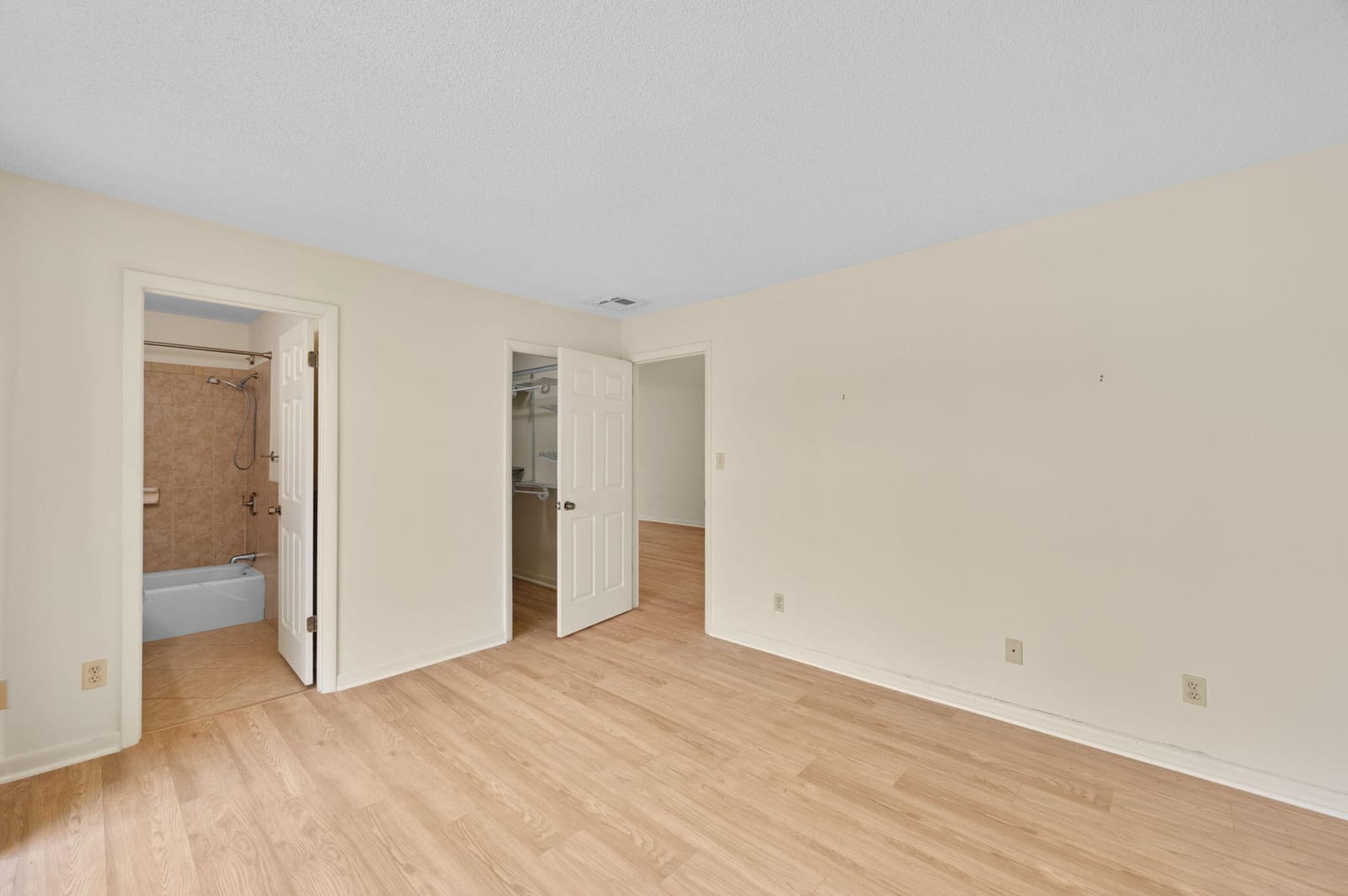 2050 Oleander Boulevard 2-206, Fort Pierce, FL 34950 photo 12
