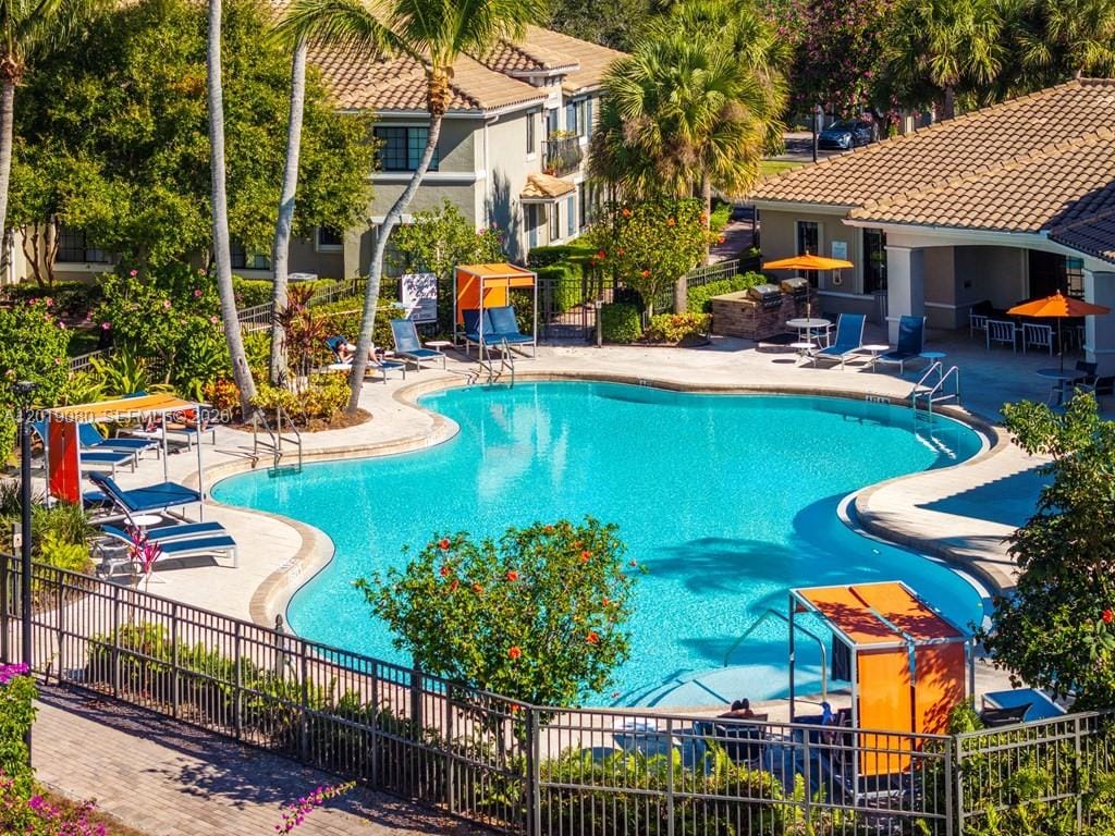 100 Portofino Drive Valhalla — photo 2