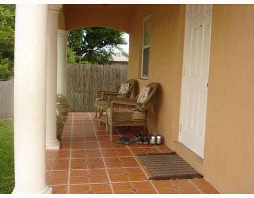 5816 Lincoln Street, Hollywood, FL 33021 photo 3